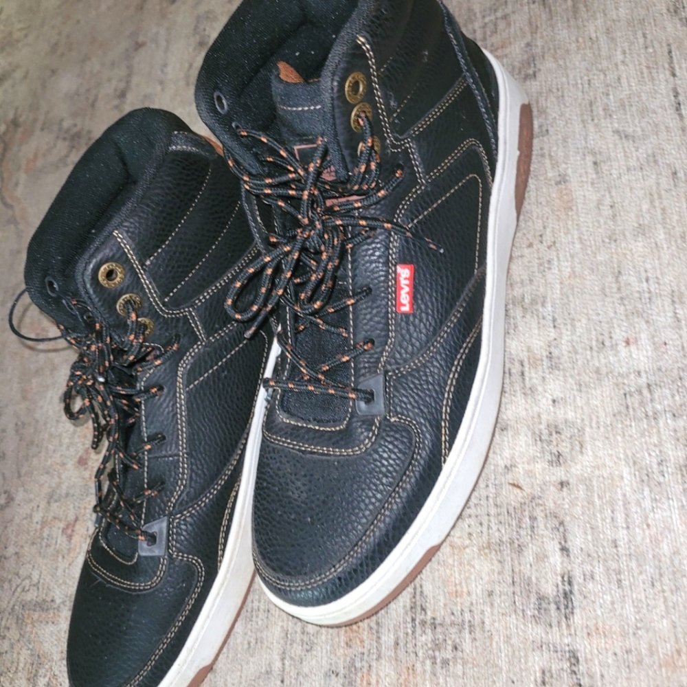 Levis